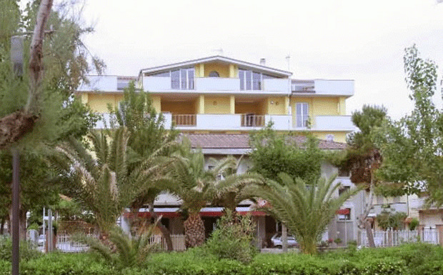 Hotel La Tartaruga Розето-дельи-Абруцци Экстерьер фото
